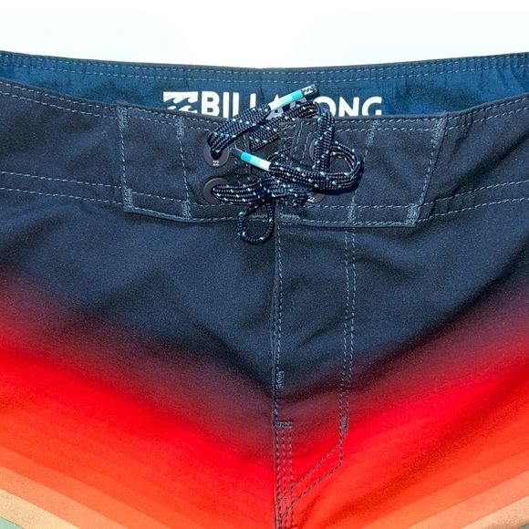 Multi Stripe Billabong Board Shorts with Back Velcro Pocket Size Waist 28 - Picture 3 of 6